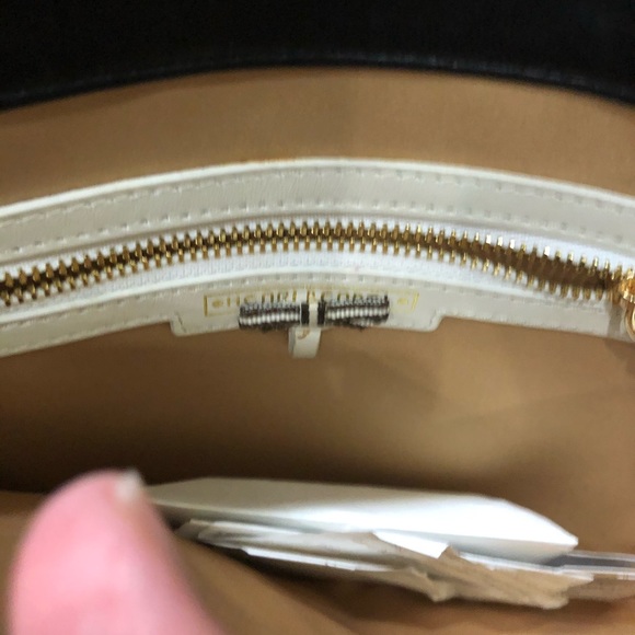 Henri Bendel Bag - Picture 4 of 7